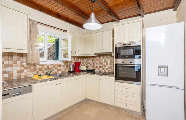 Villa Elia Large Private Pool Walk to Beach Sea Views A C Wifi Car Not Required - 1978 - Foto 33