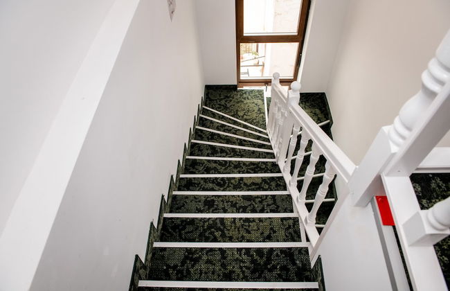 Agora Boutique - Photo 76