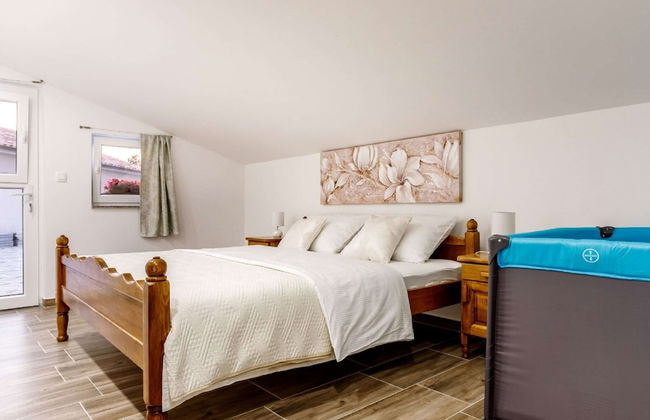 Torine - Capacious Holiday Home in Neorić with Heated Swimming Pool - Foto 4