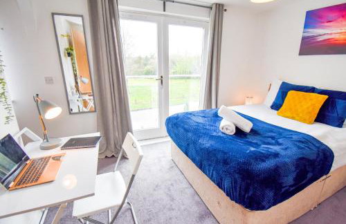 Milton Keynes 5BR Contractor house, families/ groups welcome. - Photo 21