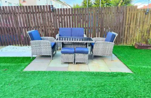 Super luxury 2 bedroom, full house sleep 5 with garden & parking close to airport - Foto 59