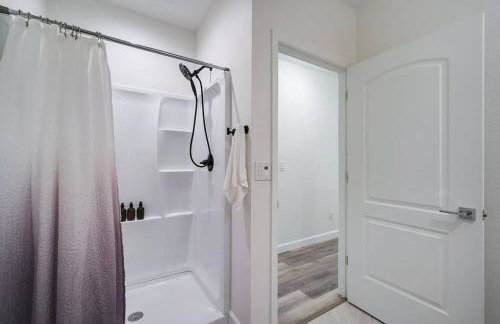 Family Villa King Bed, 3 bedrooms 2baths, 7 guests, Close to Beaches, Golfing, Fishing - Foto 32