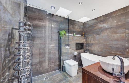 Shenley House - Close to City Centre - Driveway Parking, Self-Check-In, Workspace, Fast WiFi and Smart TV by Yoko Property - Foto 5