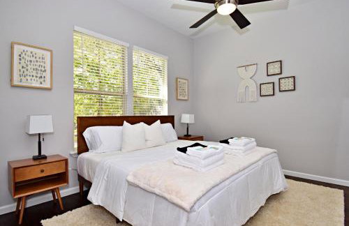 Private Hot Tub - Walk to Pearl - Pet Friendly 3BR - Foto 3