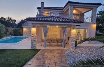 Villa Lukas&Ana s bazenom,dječjim igralištem - Photo 7