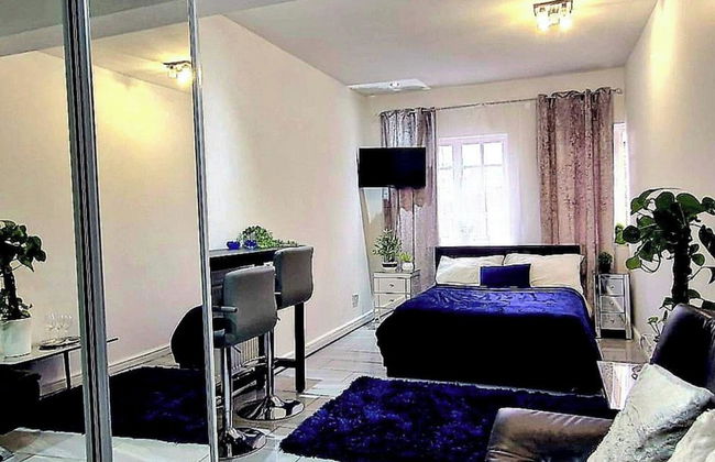 Seaside Escape - Sleeps 4 - Pets Ok - Free Parking - Photo 4