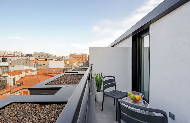 Feelathome Ventas Suites - Photo 26