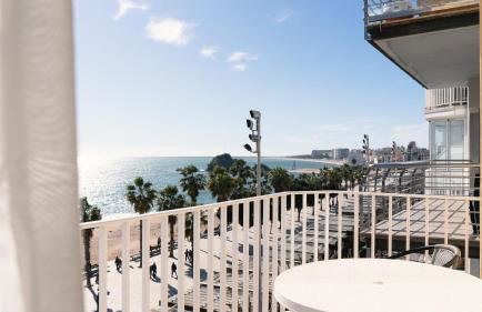 Seahomes Vacations - Amazing Seafront Apt & PKG - Foto 2