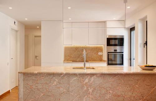 Moradia Tradicional no centro a 100m da Praia - Foto 32