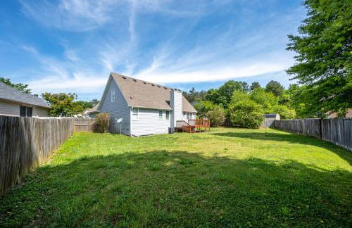 Fully Fenced & Stylish 3BR Near LakePoint Sports - Foto 35