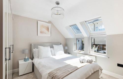 Weybridge - 2 Bed - parking - Foto 8