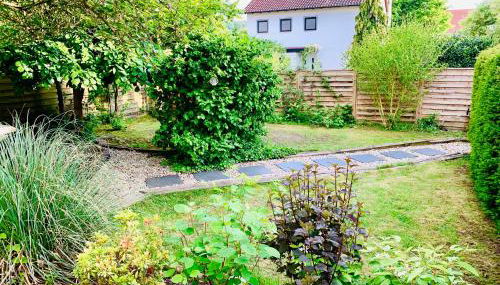 An der Uniklinik, Apartment mit eigener Küche und renoviertem Badezimmer, Zentrale Lage - Photo 3