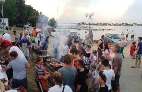Schöne Ferienwohnung mit Terrasse, Roses - Photo 82