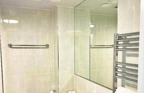 3 bed house with parking near airport - Foto 14