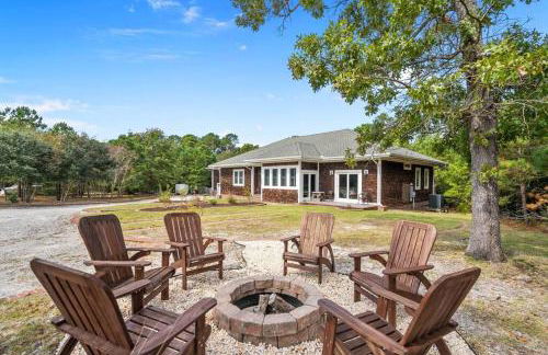 Grand Home on 10 Acres in Surf City w/Private Pond! - Foto 5