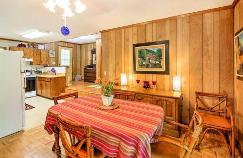 Mountain Rest Cottage with Gas Fireplace! - Foto 9