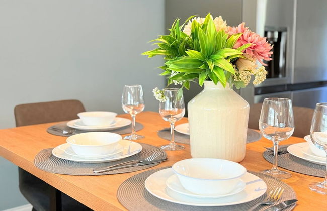 Spacious Modern King bed Game Room More - Photo 20