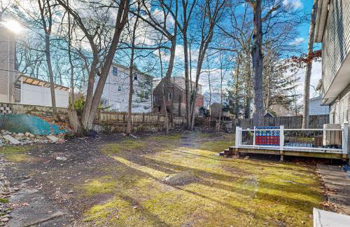 Walk to Transit and Eats! Urban Oasis in Newton - Foto 27