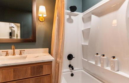 Newly Renovated, Cozy Mid-Lake Cabin Sleeps 10 - Foto 23