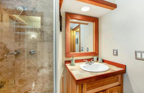 Calm Cozy 3BR cabin wAC, WiFi, Parking, BBQ - Foto 9