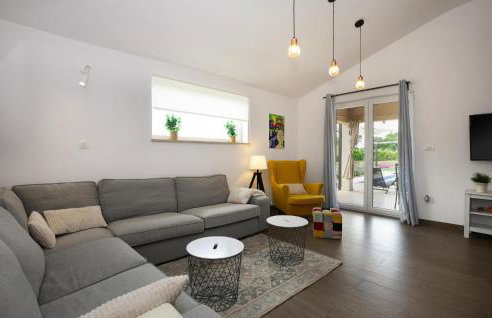 Beautiful Home In Kunj With Wifi - Photo 30