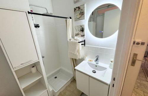 Charmant studio à 2 pas de la mer et du train - Foto 6