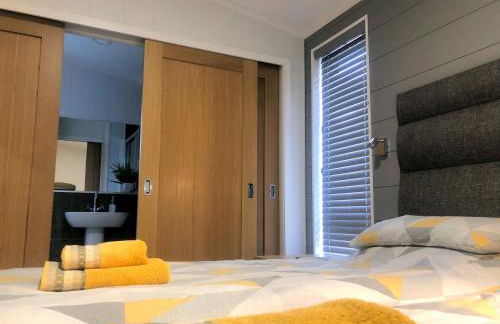 Shropshire Lodges - Romantic Luxury Hot Tub Breaks - Foto 12