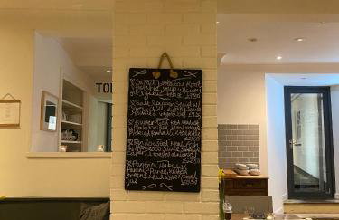 The Old Gallery - Charming Coastal Escape For Two - Photo 76