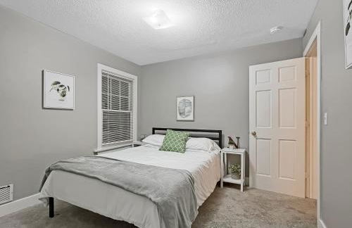 Chic 2BR Duplex Free Parking near Hospitals - Foto 7