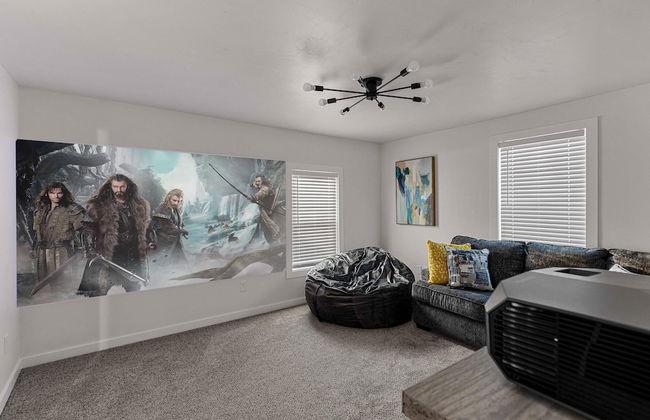 Small Town Retreat- 5br- Movie Theater Room - Foto 33