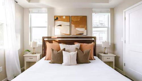 Stunning Water View 2BR · Jacuzzi & Rooftop Lounge - Foto 3, wardrobe