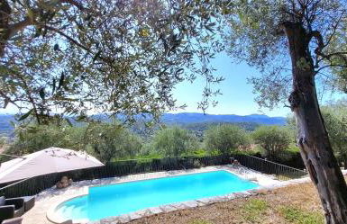 "La Colombe sous les Oliviers" Gîte jusqu'à 4 personnes - 75m2 - Sur Boooking - Rez de jardin Piscine Vue mer et lac - Foto 46