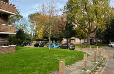 Cosy 5 Bed Apartment in Highgate - Photo 16
