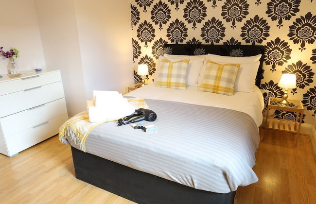 O2 Mailbox Central Premier Apartment - Photo 2