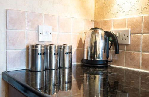 GuestReady - Historic Edinburgh Old Town Apartment - Photo 14