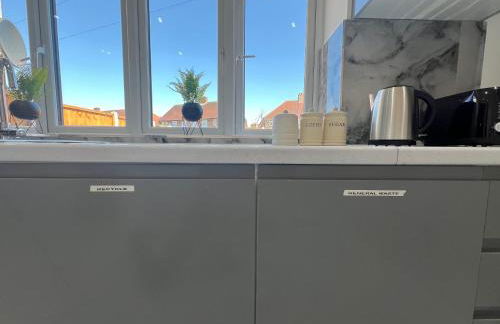 New Build-Free Parking-EV charging-3 Bedrooms-3 showers - Foto 25