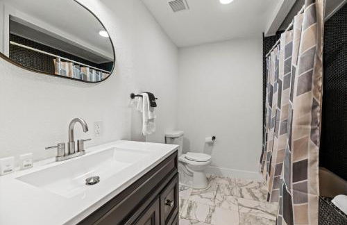 Spacious McKinney Bungalow - 4 Bedrooms - Foto 15