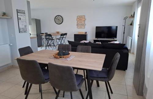 Maison calme et charmante au cœur du Berry, près des sites historiques, avec jardin privatif et parking. - FR-1-591-585 - Foto 18