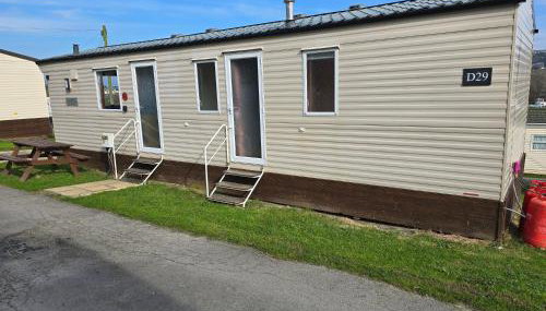 Light and Airy 2 Bedroom Mobile Home - Foto 3