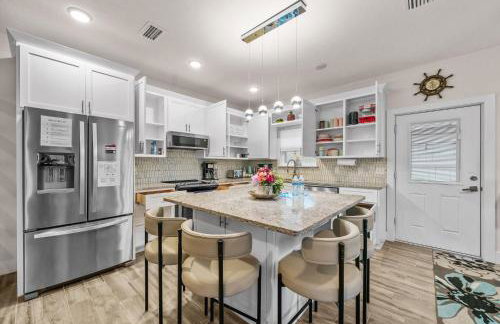PCB Beach Paradise, Steps to SAND, Sleeps 8 - Foto 68