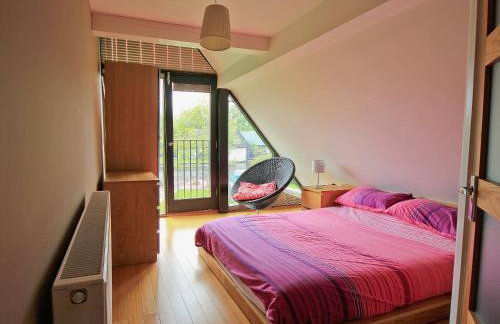 Still Waters - Photo 3