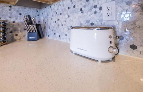 Near Airport, 3BR, Stock Tank Pool, Mini-Golf, Game Rm - Foto 11