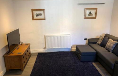 The Grooms Cottage - Photo 9