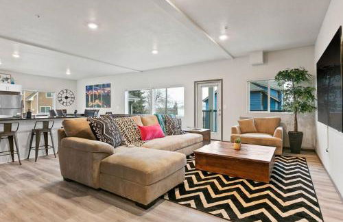 HUGE-Fun-Trendy Apt by Perry District & Downtown - Foto 8