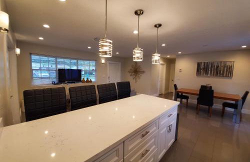 Lakefront Vacation Home - Sleeps 8 - Foto 6