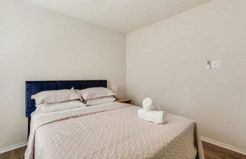 Modern Home with Private Yard and Patio in Little Elm! - Foto 19