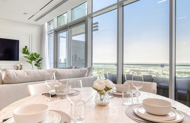 Luxe and Modern Duplex in Difc - Photo 6