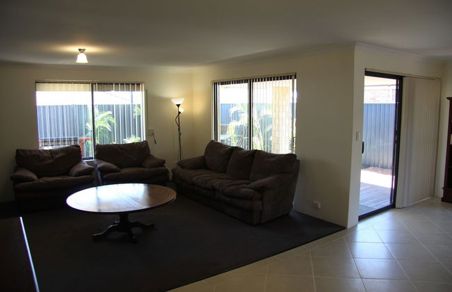 Byford House on the Scarp - Photo 21