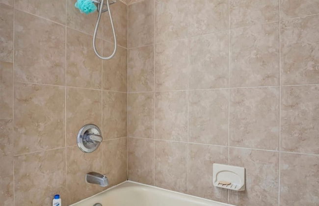 The Crown House 4b Pool Home 6 Mins to IR Beach - Photo 21