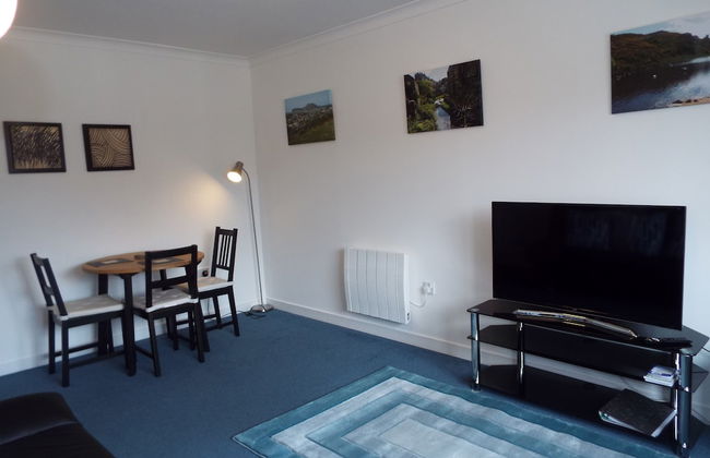 Ideal Central Edinburgh Location With On-site Private Parking - Photo 1